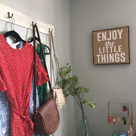 HELLO ✨ - Picture 2 of 2